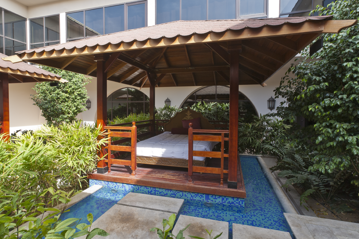 Luxury Pergolas and Cabanas for Hotels, Villas, and Resorts in Dubai
