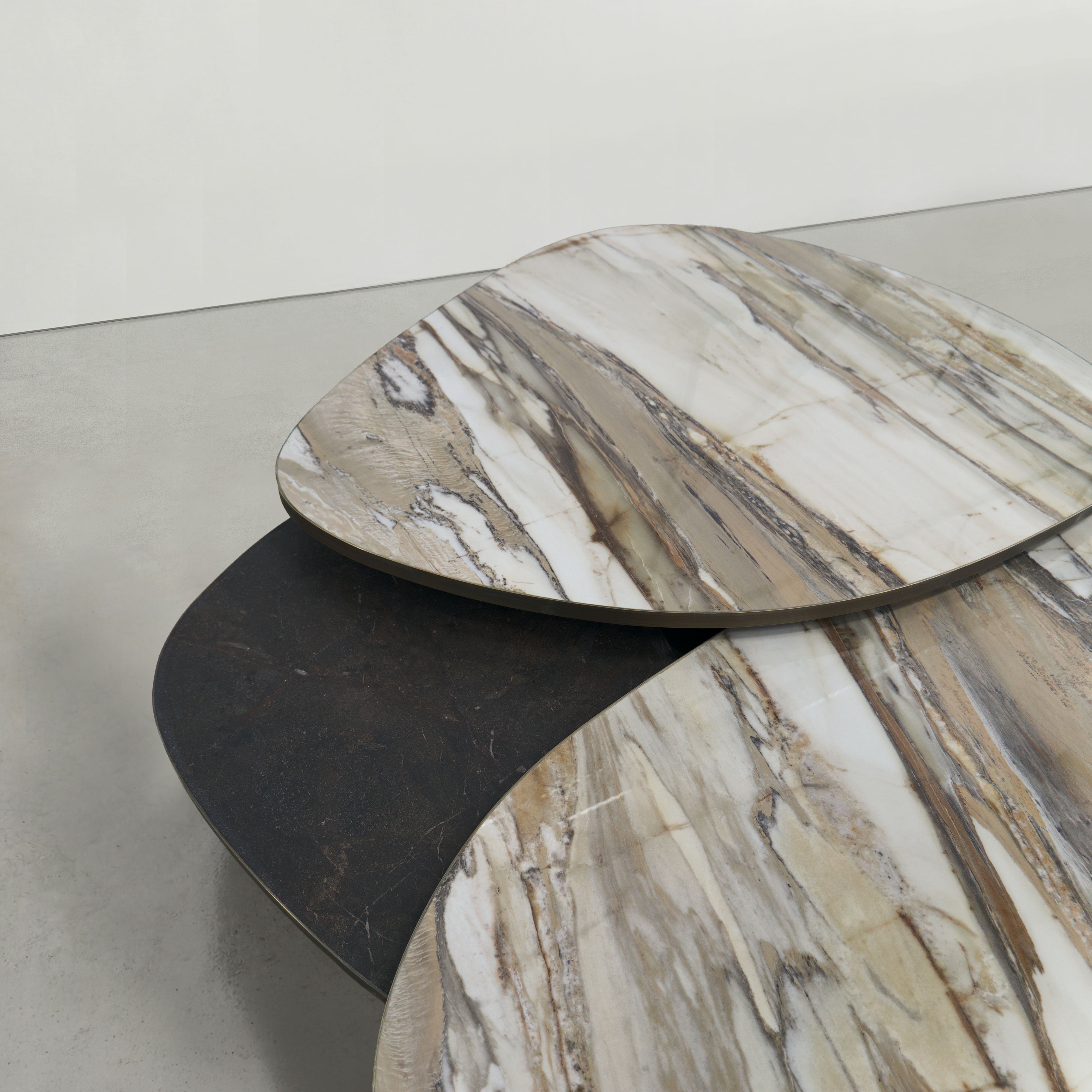 Aurelia coffee table set - Marbeya Charm