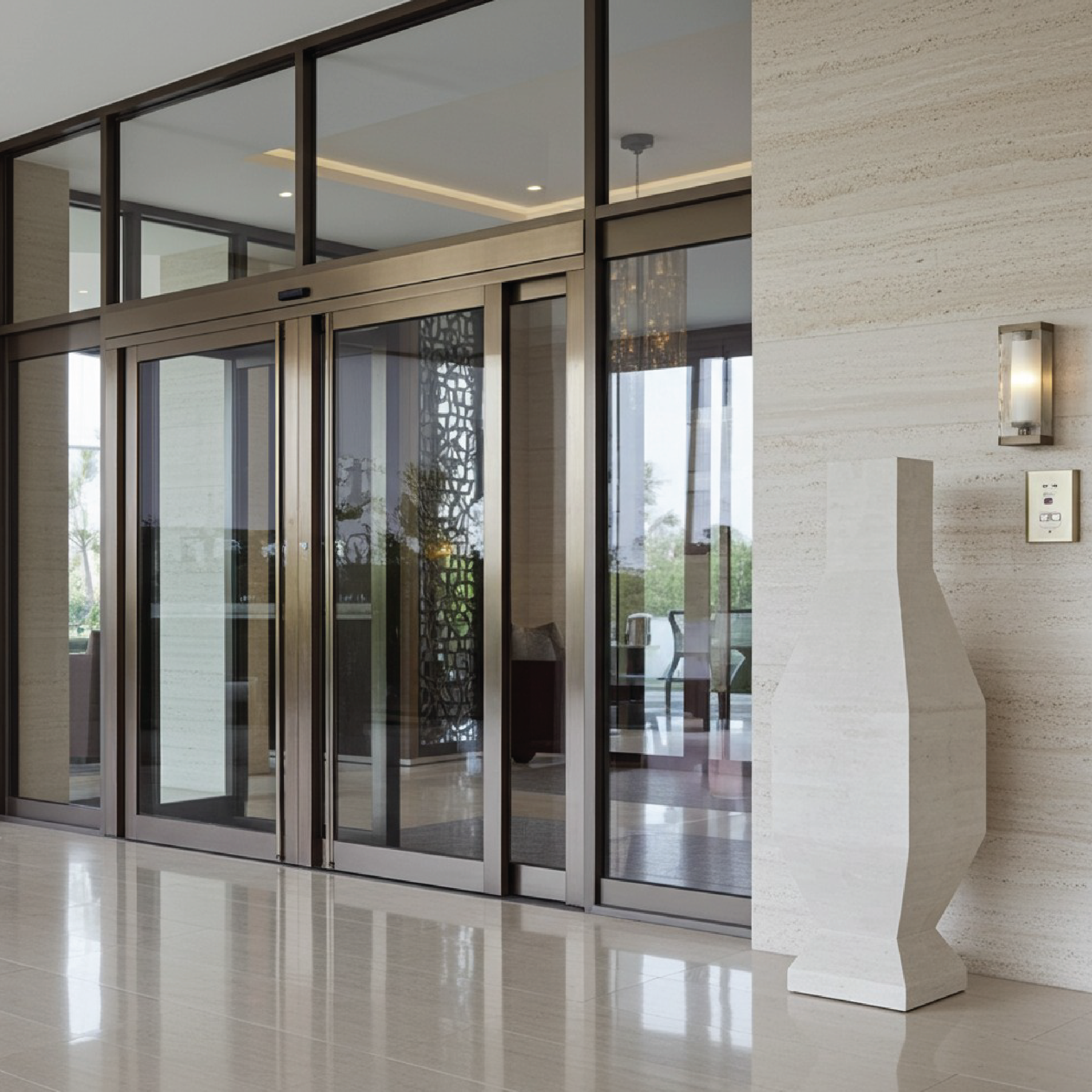 Octa Grande Travertine Vase